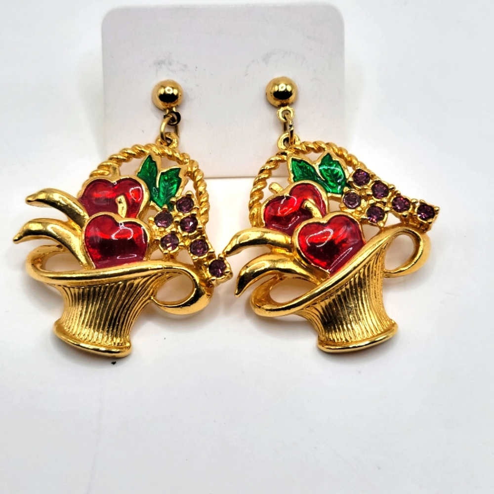 Vintage fruit basket earrings.